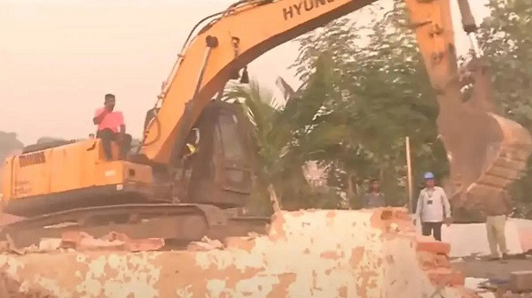 The demolition drive began in the Chandola Lake area of Ahmedabad