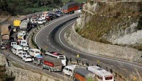 Traffic movement normalized on Jammu-Srinagar
