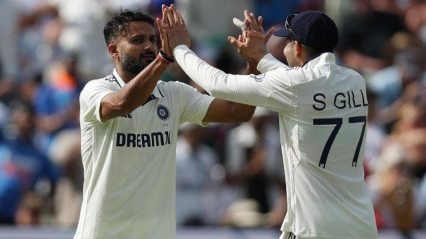 Akash Deep celebrates with India’s Shubman Gill