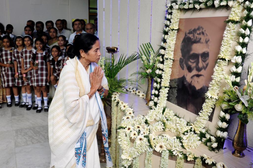 Mamata pays tribute to Acharya Prafulla Chandra Roy