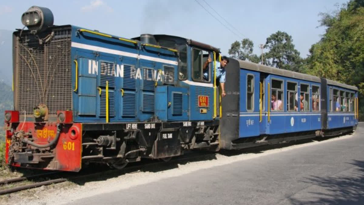 Railway To operate Special Steam, Diesel Joyride Services In Darjeeling Himalayan Railway