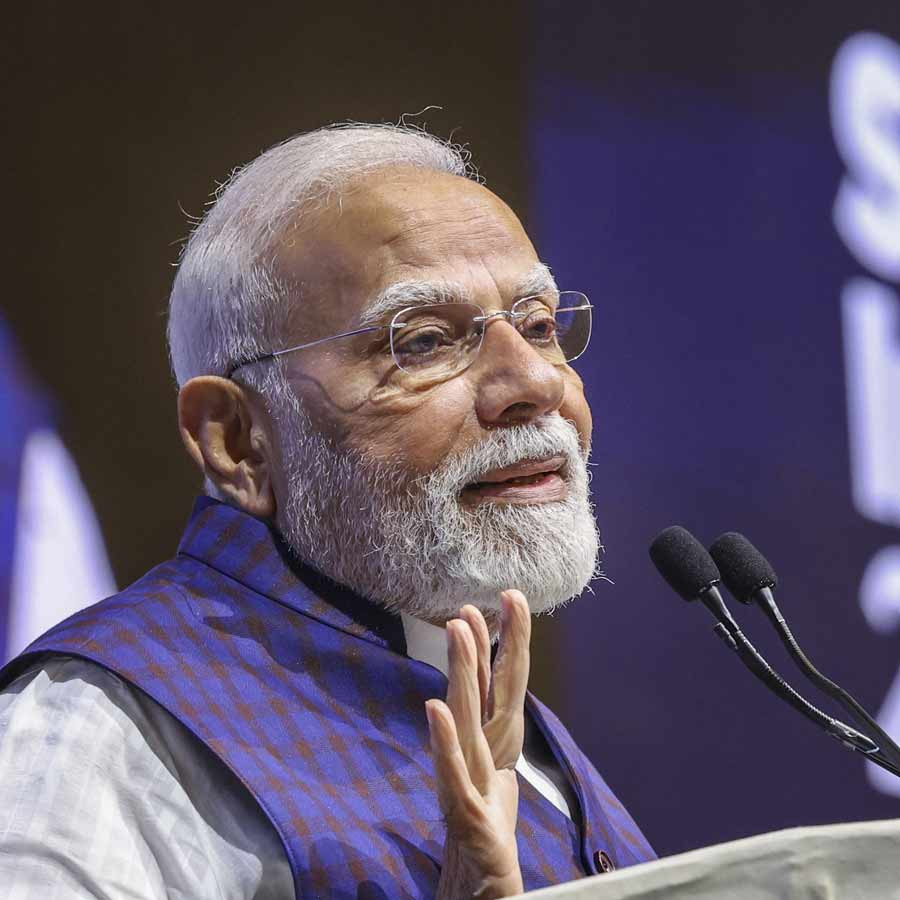 Modi attacks Congress-RJD over insulting and slandering his late mother