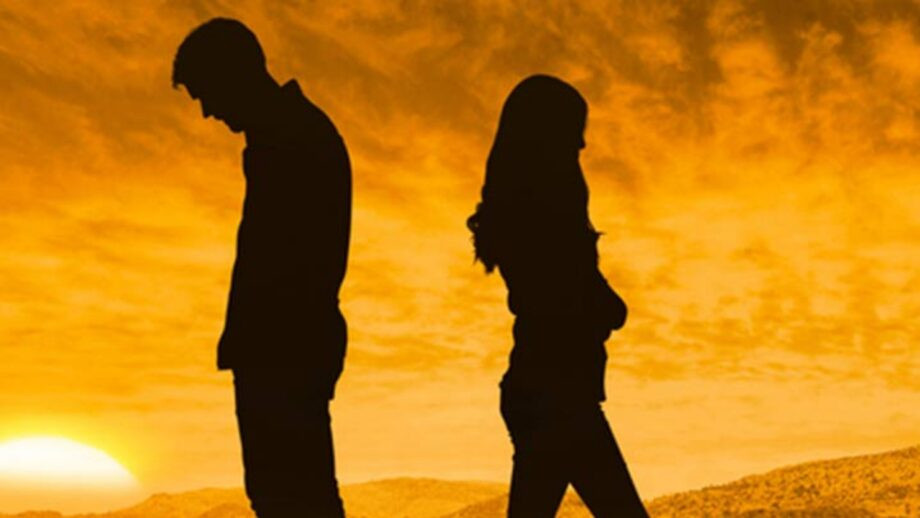 Relationship Distance Signs (Symbolic picture)
