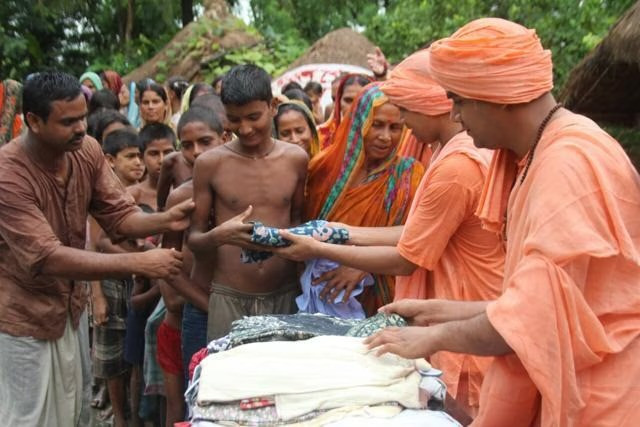 Bharat Sevashram Sangha stands by the victims of North Bengal flood