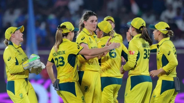 Australia beat India by three wickets to stay on top of World Cup standing
