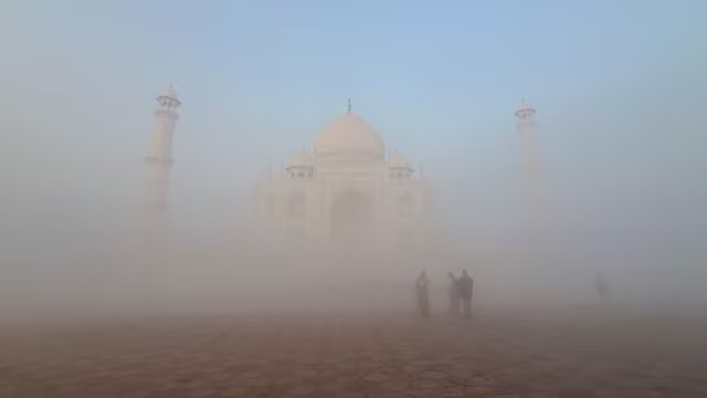 Taj Mahal is shrouded in fog