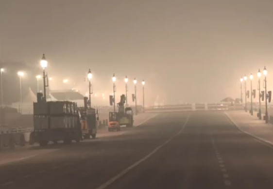 Delhi is freezing in winter, the national capital is shivering in bitter cold