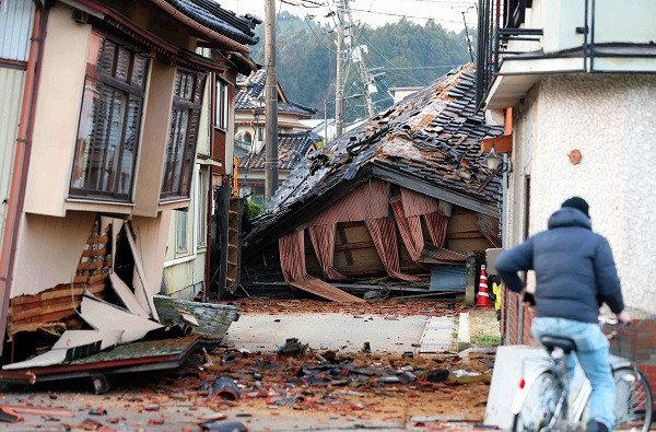 M6.2 quake strikes western Japan