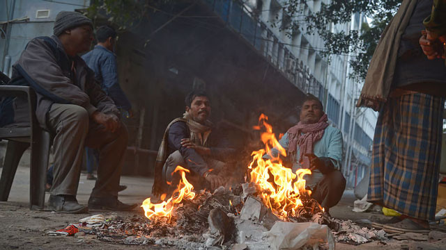 Cold wave intensifies in Delhi