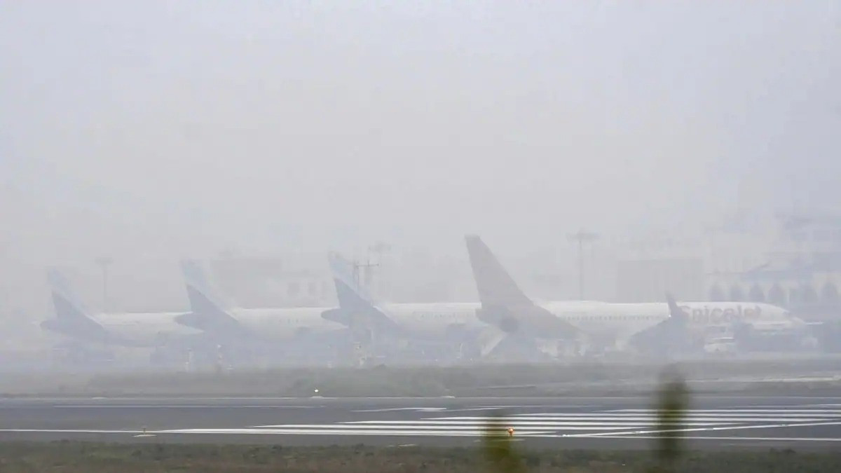 Delhi Fog Disrupts Flights, AQI Very Poor