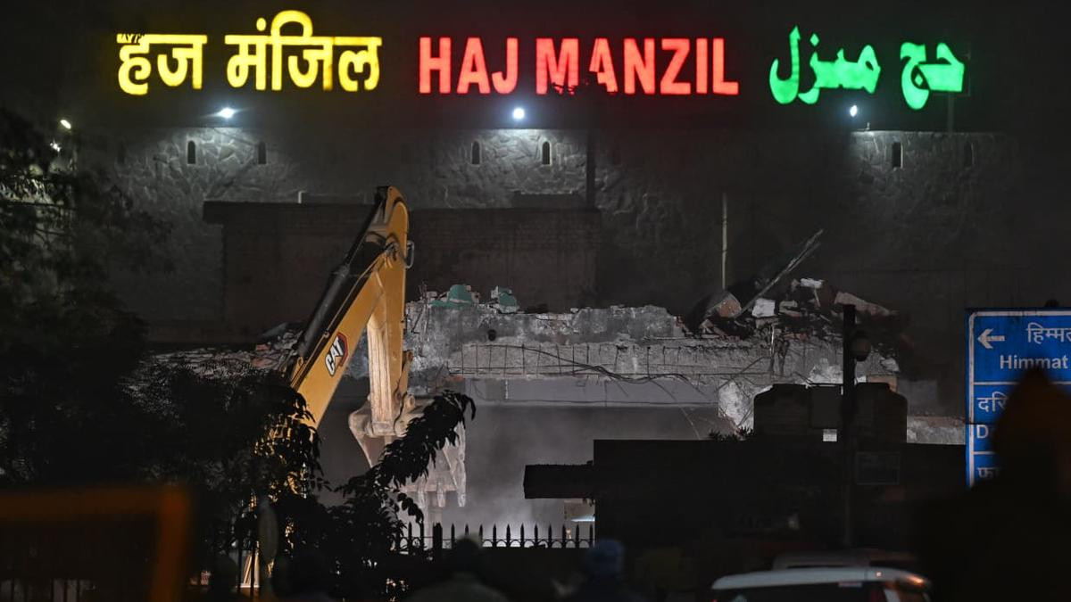 Demolition drive near mosque, Turkman Gate