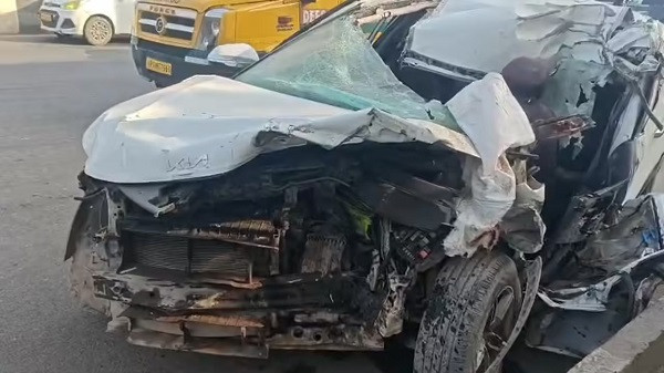 2 dead as car rams into truck on Delhi-Meerut Expressway