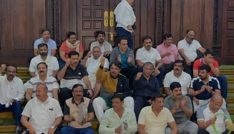 BJP-JD(S) MLAs’ Day-And-Night Protest In K’taka Assembly Continues