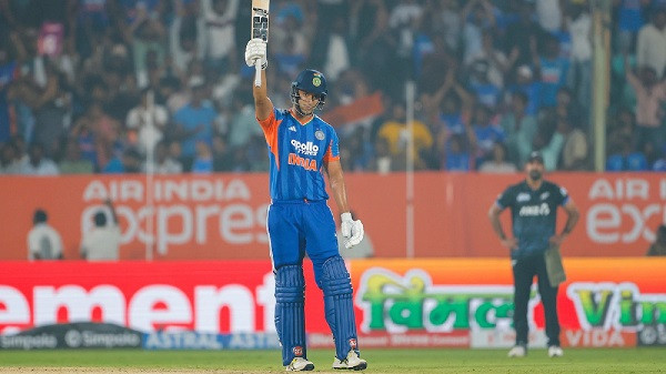 Shivam Dube in action