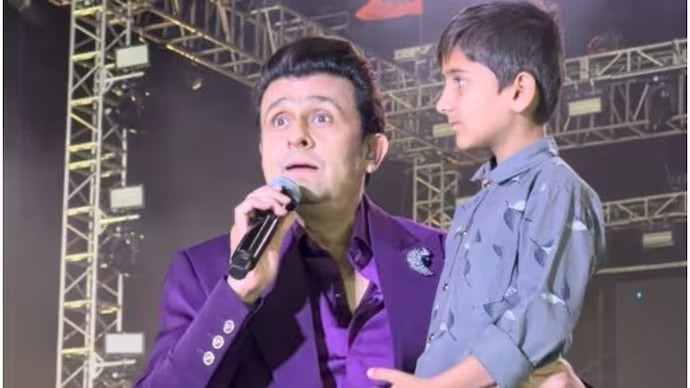 Sonu Nigam Helps Lost Child at Concert