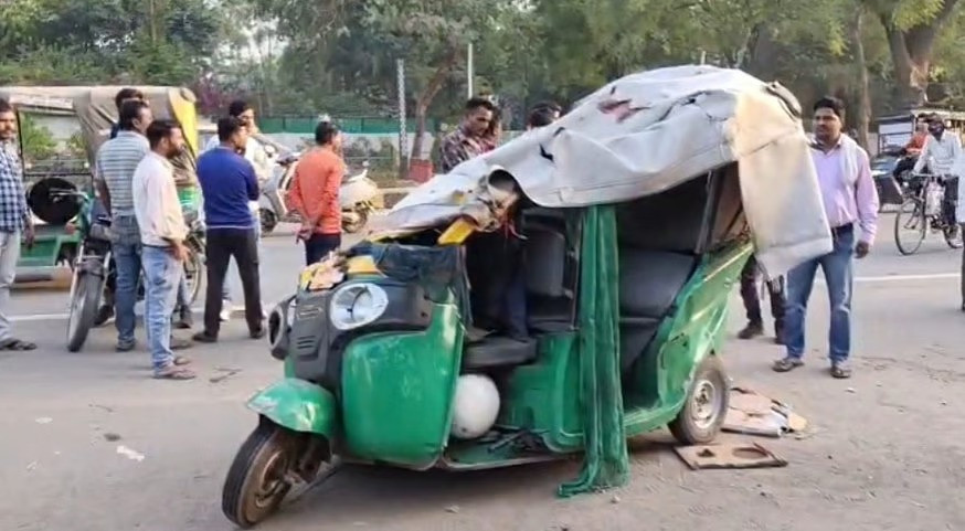 Five Die, Four Injured As Speeding Scorpio Hits Auto In Gwalior