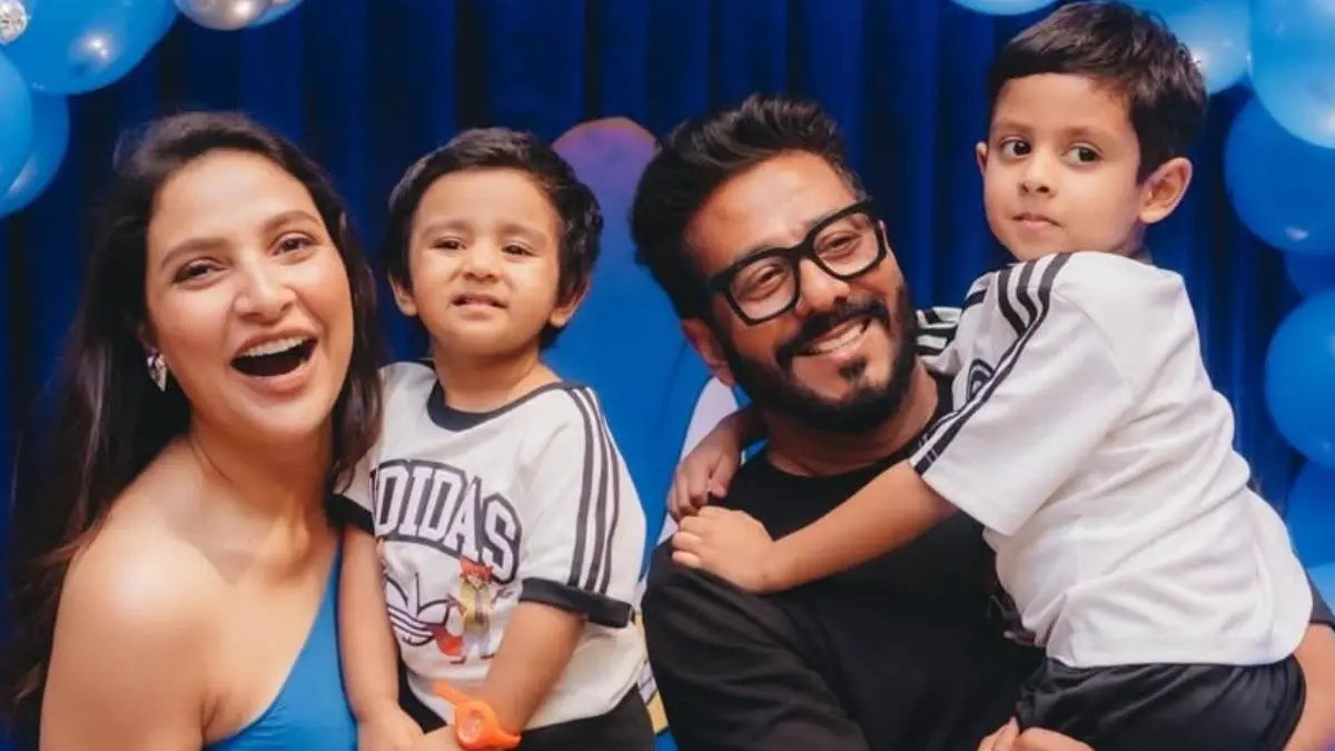 Raj Chakraborty family