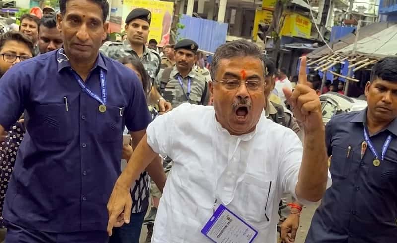 Suvendu in Kalighat