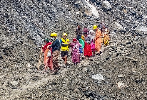10,000 pilgrims rescued after landslides rock Kedarnath route