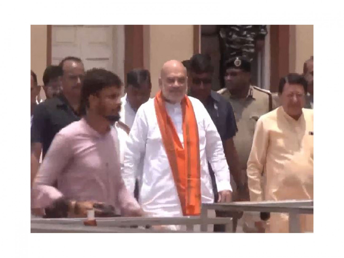 Amit Shah prays at Kolkata's Dakshineswar Kali Temple