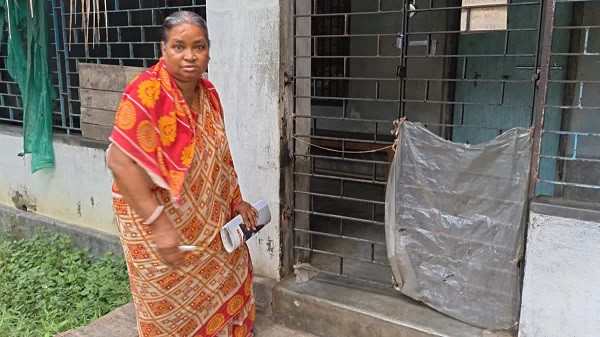 Live Bomb Found at BJP Booth President's Door