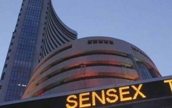 Sensex gains 253 points, Nifty also climbs 62 points