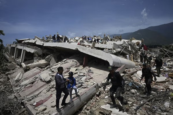 Venezuela quake leaves 235 dead