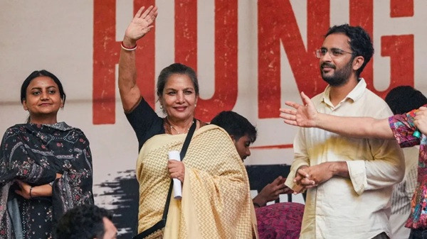 Shabana Azmi stands by students on hunger strike