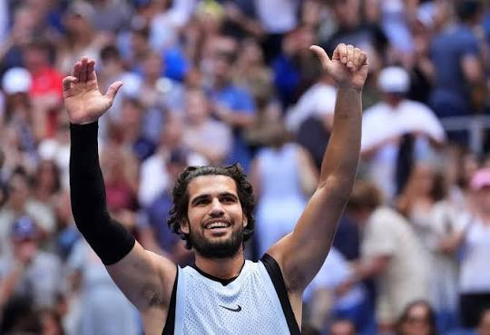 Carlos Alcaraz celebrates after win in Round of 16 match