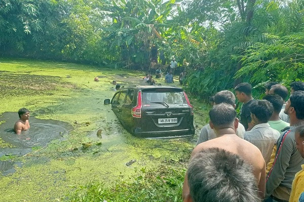 Former Trinamool MLA's car in the pond.
