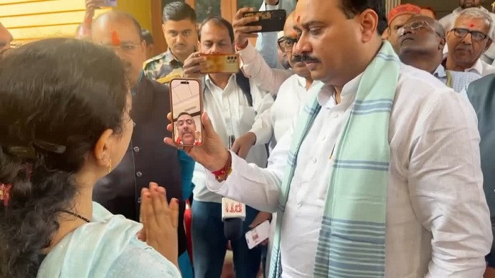 The CM expressed condolences via a video call
