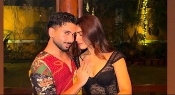 Orry's viral photo with Bhumi Pednekar